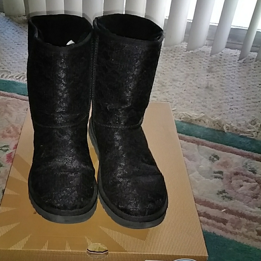 Ugg classic short lace Antoinette boots SZ9